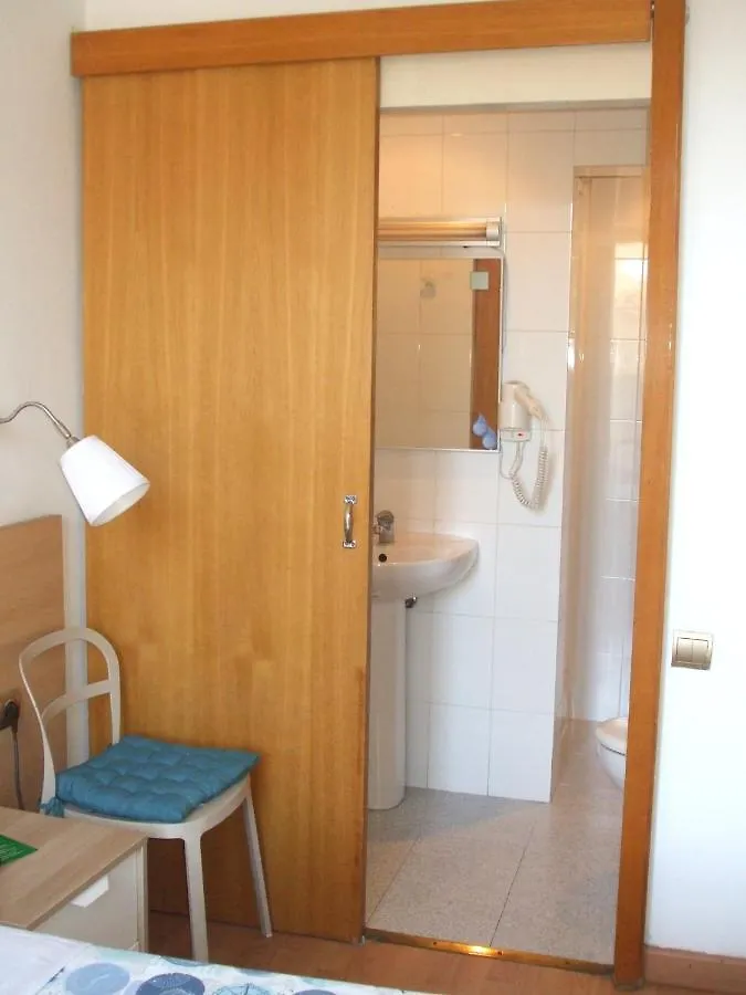 Hostal Felipe 2 Barcelona 2*,  Spain