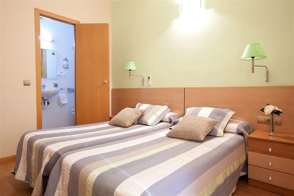 Hostal Felipe 2 Barcelona 2*,  Spain
